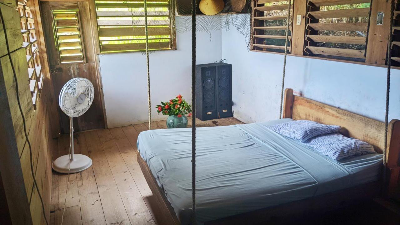 Guanaja Backpackers Hostel Ngoại thất bức ảnh
